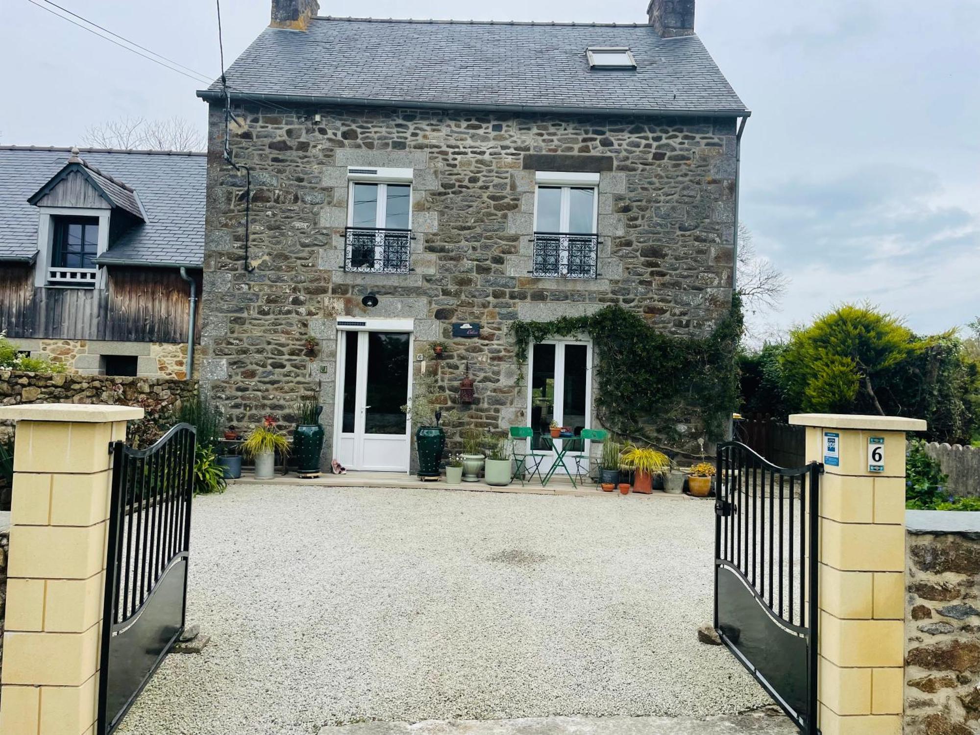 Chez Trotro Appartement Saint-Pierre-de-Plesguen Buitenkant foto